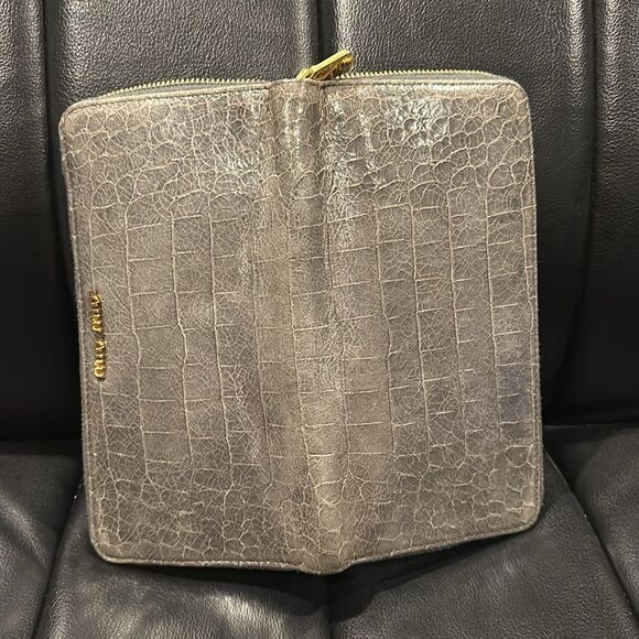 Miu Miu Gray Croc-Embossed Wallet - Picture 6 of 6